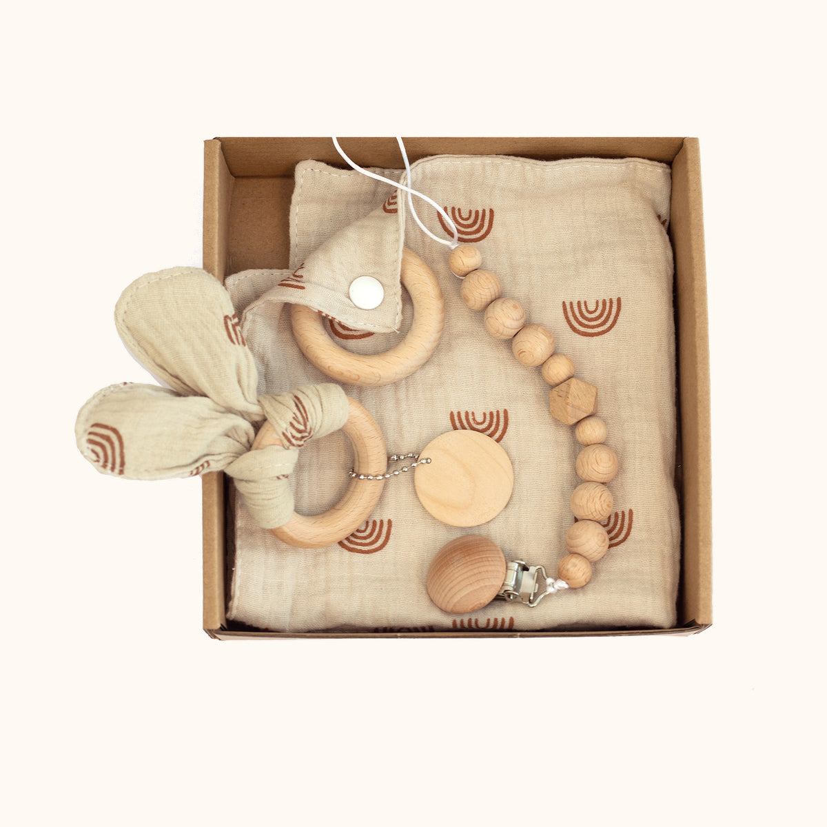 Babyset med filt och träleksaker – produktbild 10