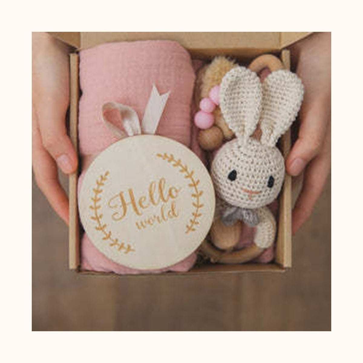 Babyset med filt och träleksaker – produktbild 5
